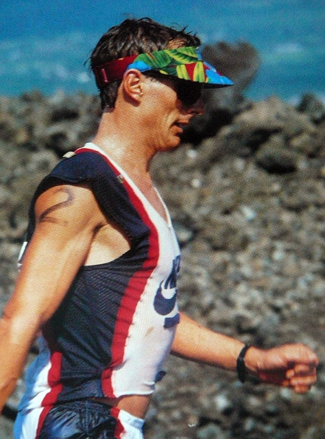 rok 1987, Mark Allen musel na běhu chodit, druhé místo za 8:45.19